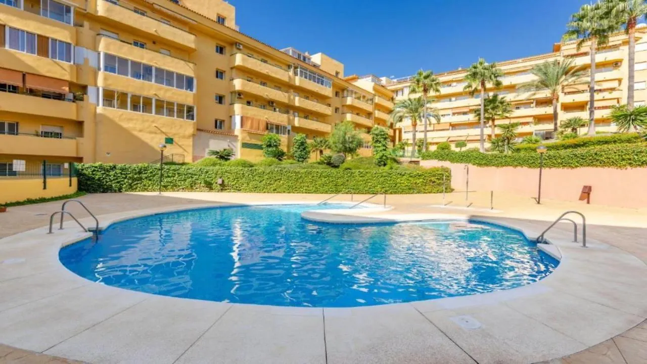 Apartamento Las 3P Piscina, Paz Y Patio Privado Fuengirola 0*,  España